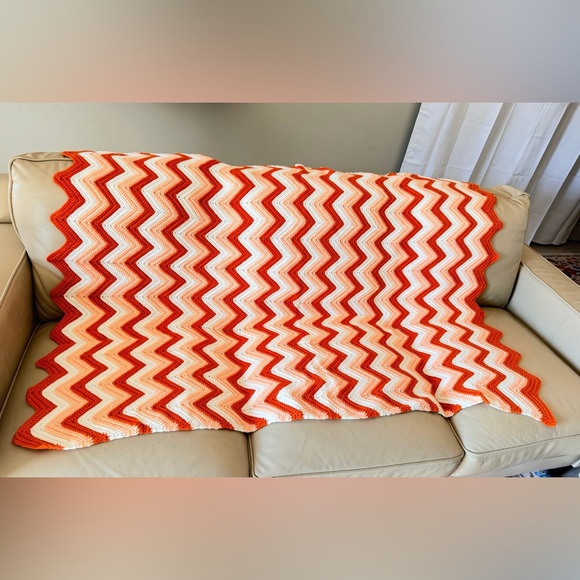 Handmade Crochet Orange Ivory Chevron Afghan Throw Blanket Fall size 63x48 - Picture 3 of 7